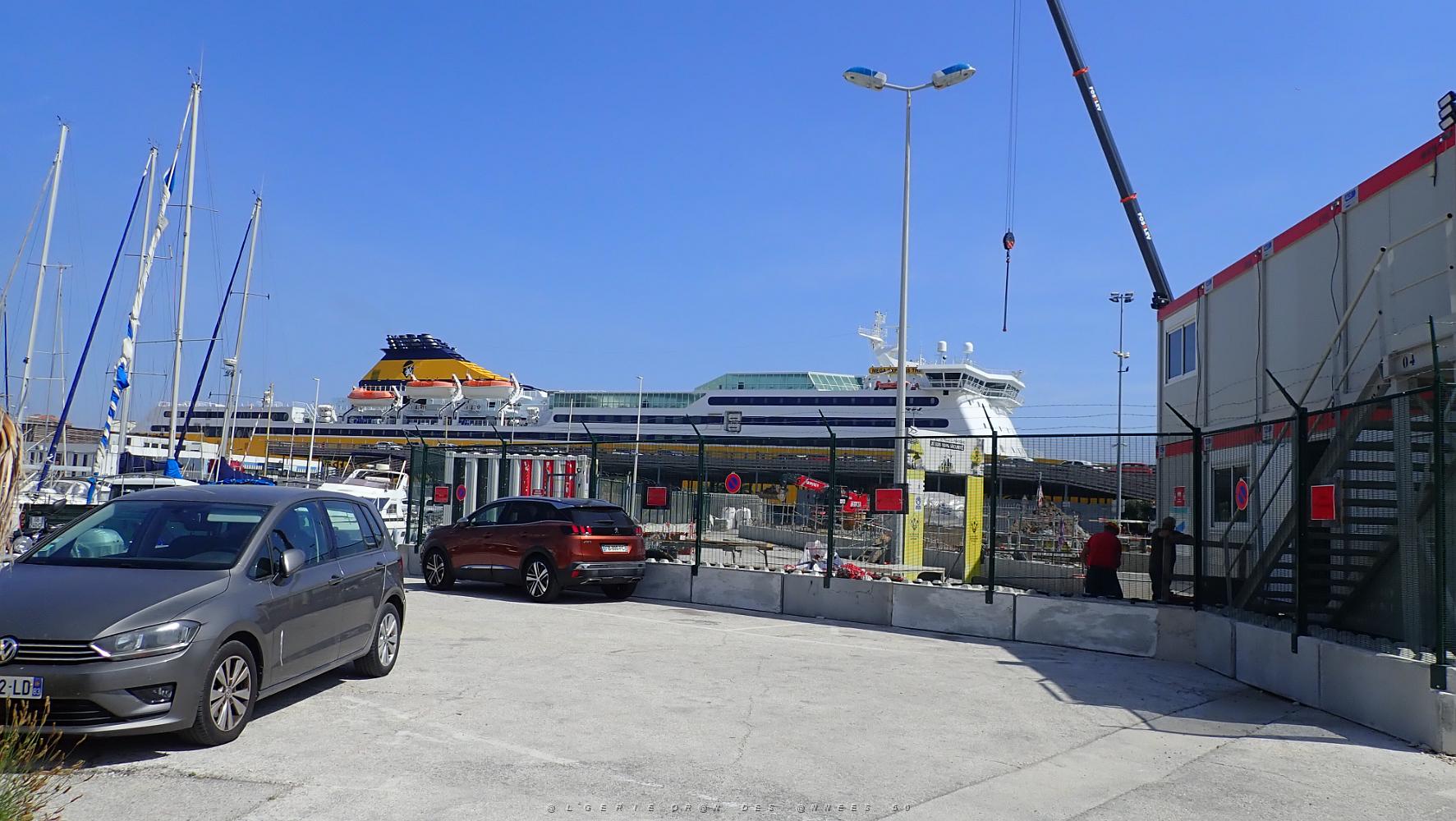 20 Toulon  Son Bateau Pret pour le Depart pour la Corse.JPG
